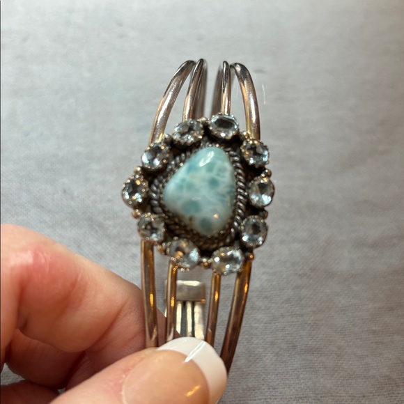Larimar and blue topaz Sterling silver cuff - Picture 5 of 9